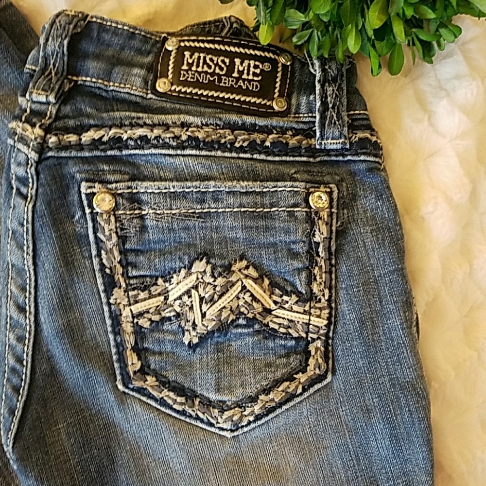 Miss Me-Low Rise Jeans